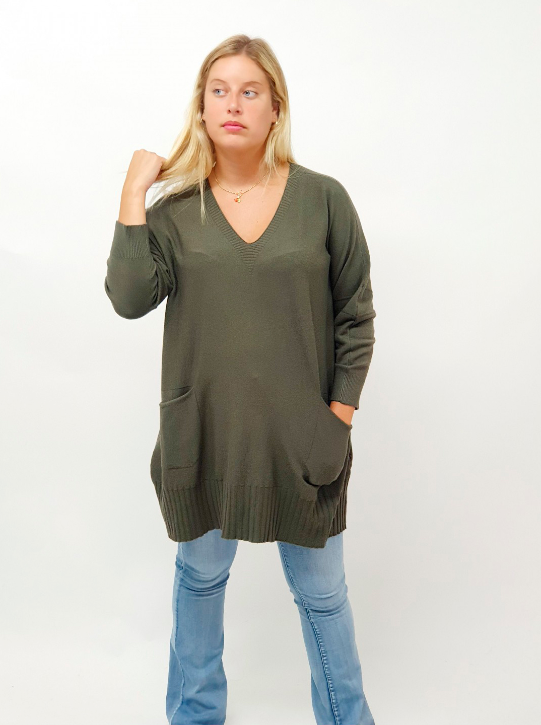 Cómo llevar un jersey oversize con estilo