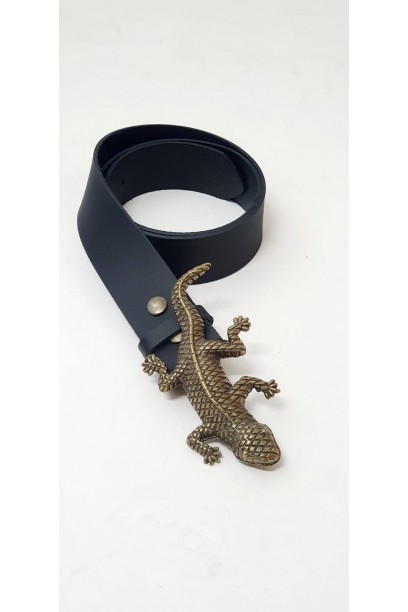 Cinturón de piel negro con hebilla lagarto