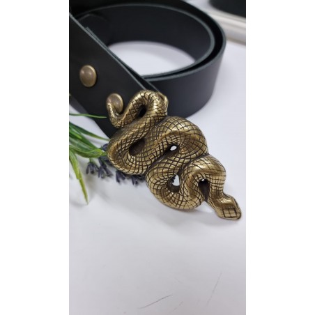 Cinturón piel negro con hebilla serpiente