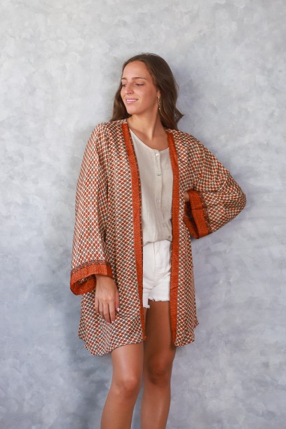Kimono corto beige...