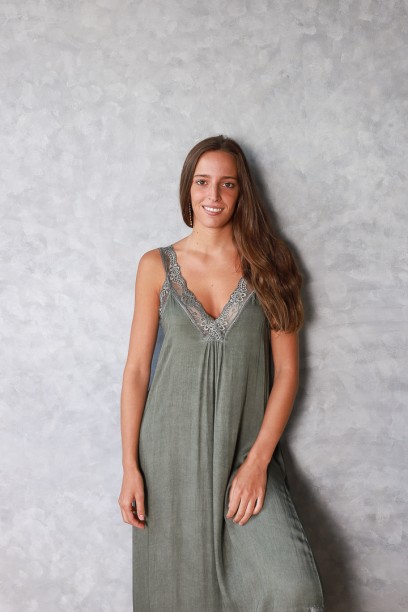 Vestido largo tipo lencero...