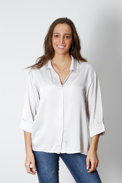 Camisa tipo raso oversize...