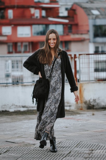 Vestido cuello pico con...