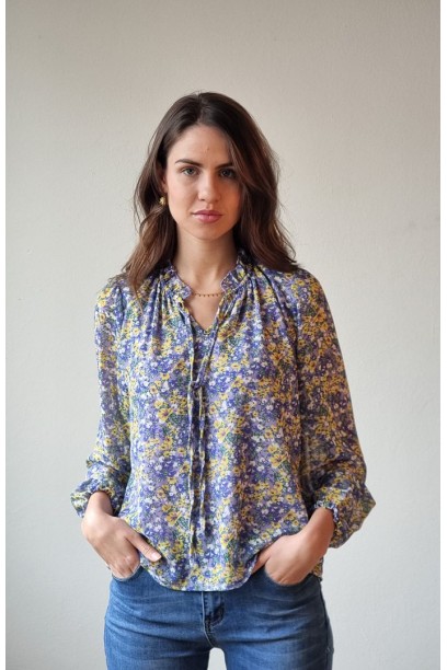 Blusa de mujer con flores...
