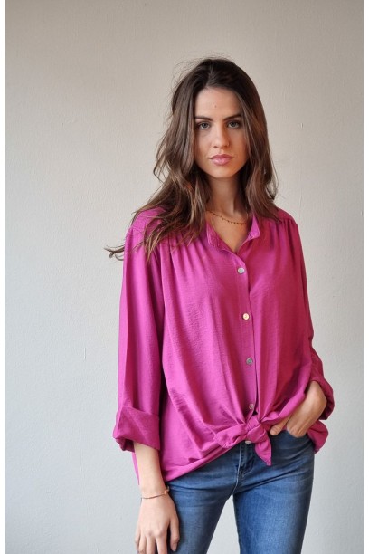 Camisa de mujer con nudo...