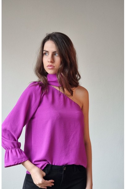 Blusa tipo raso con una...