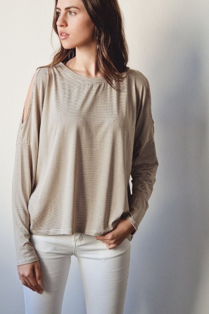Camiseta tipo oversize de...
