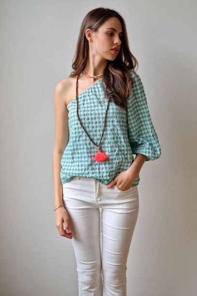 Blusa asimétrica cuadros...