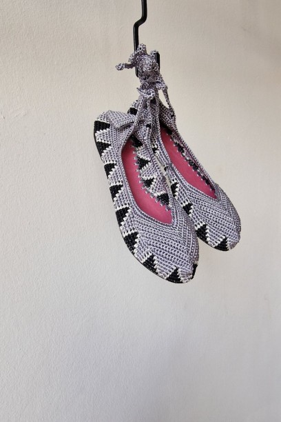 Bailarinas crochet grises y...