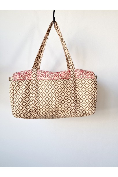 Bolsas camel con telas...