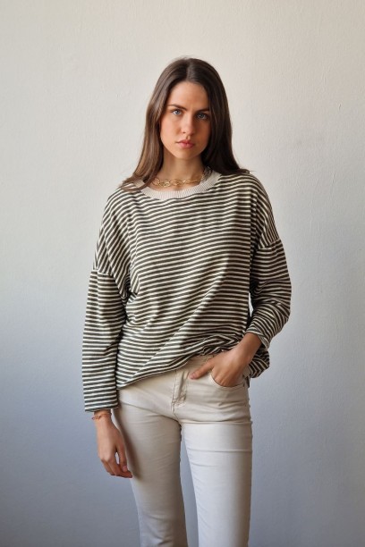 Camiseta oversize de rayas...