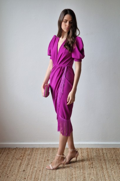 Vestido midi con flecos en...