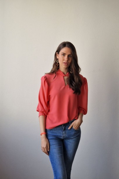 Blusa de mujer de gasa con...
