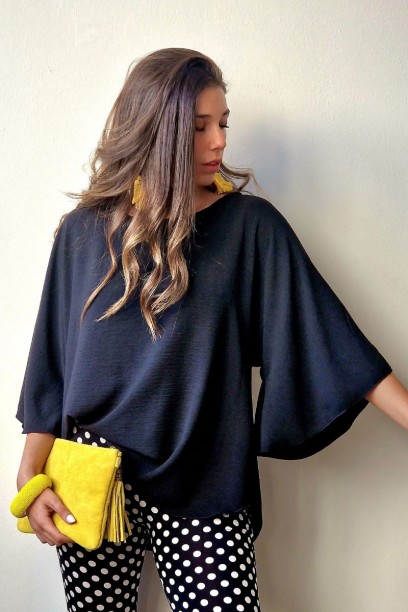 Blusa manga floja negra...