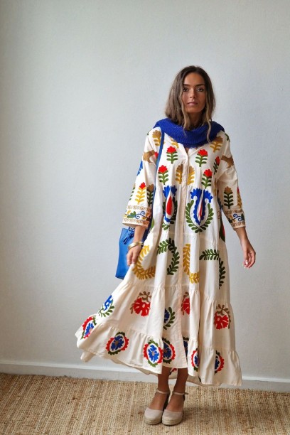 Vestido camisero bordado...