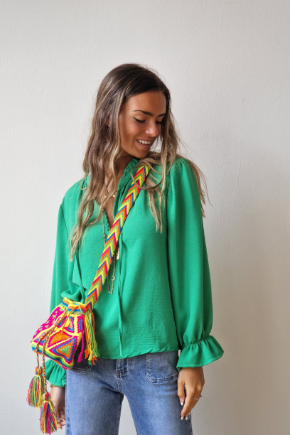 Blusa Carmen con volante en...