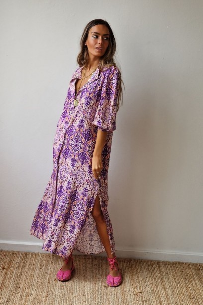 Vestido largo abotonado con...