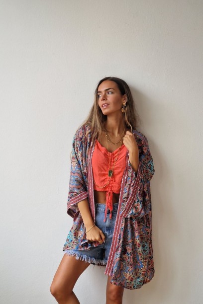Kimono corto estampado...