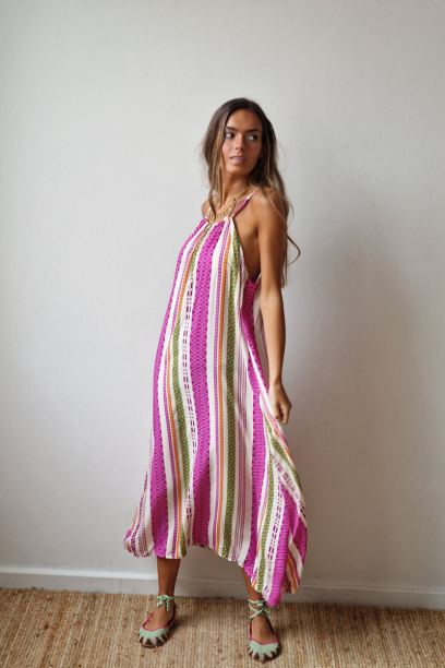 Vestido largo con cuello...