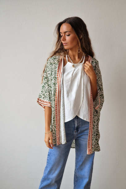 Kimono estampado color...