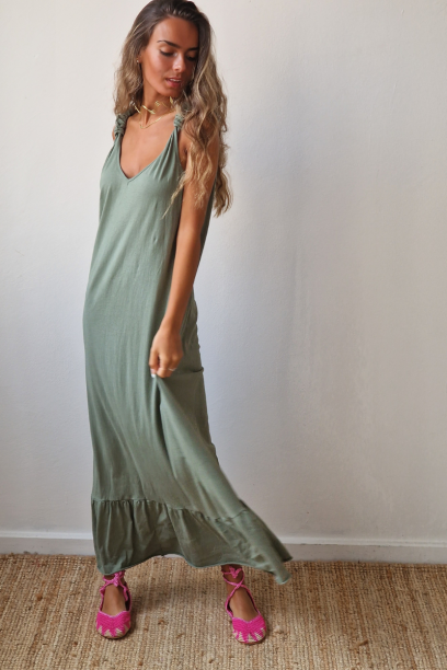 Vestido largo con detalle...