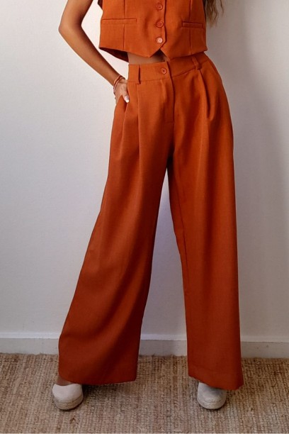 Pantalón de traje en color...