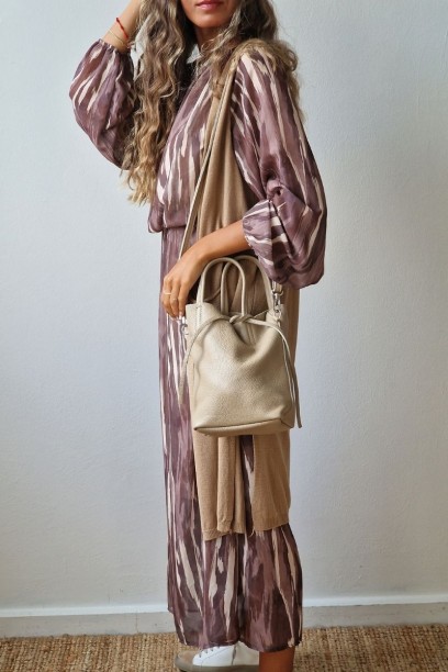 Bolso mini de piel beige...