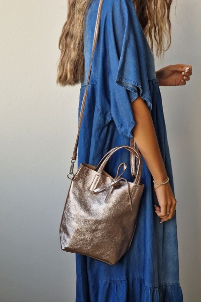 Bolso mini de piel  bom oro...