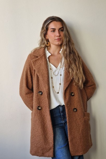 Abrigo de lana rizada camel