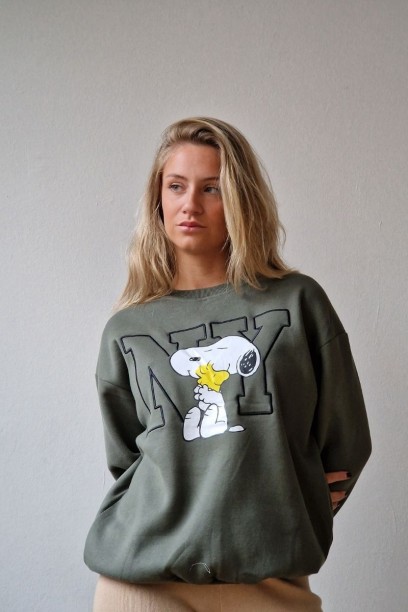 Sudadera de snoopy verde...