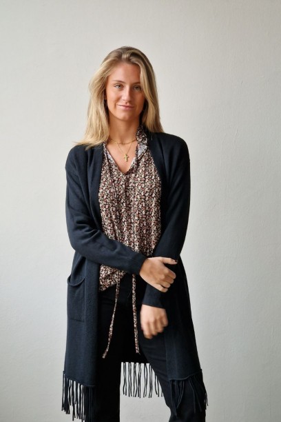 Chaqueta midi negra con flecos