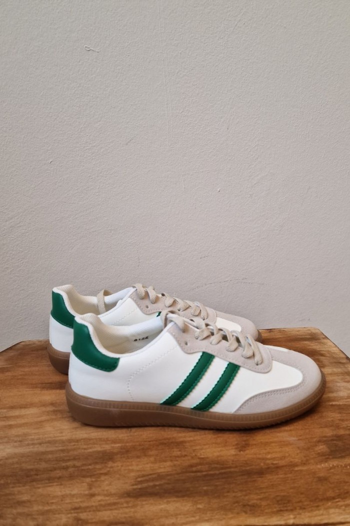 Zapatillas casual retro con detalles en verdes