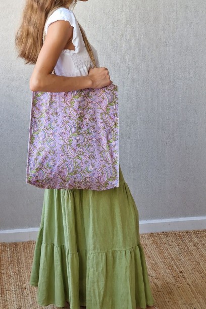 Bolsa de yute color rosa y...