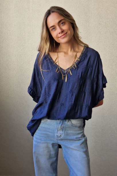 Camiseta oversize cuello...
