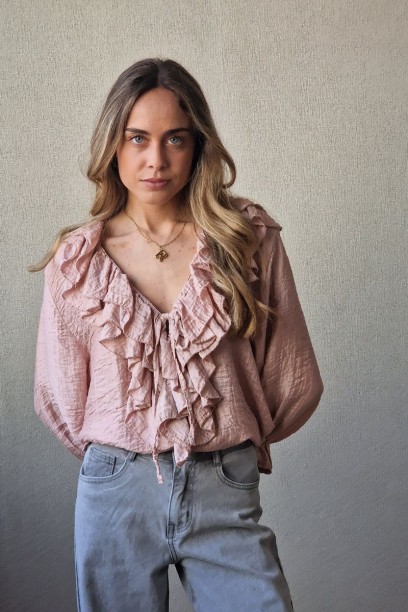 Blusa cuello pico con...